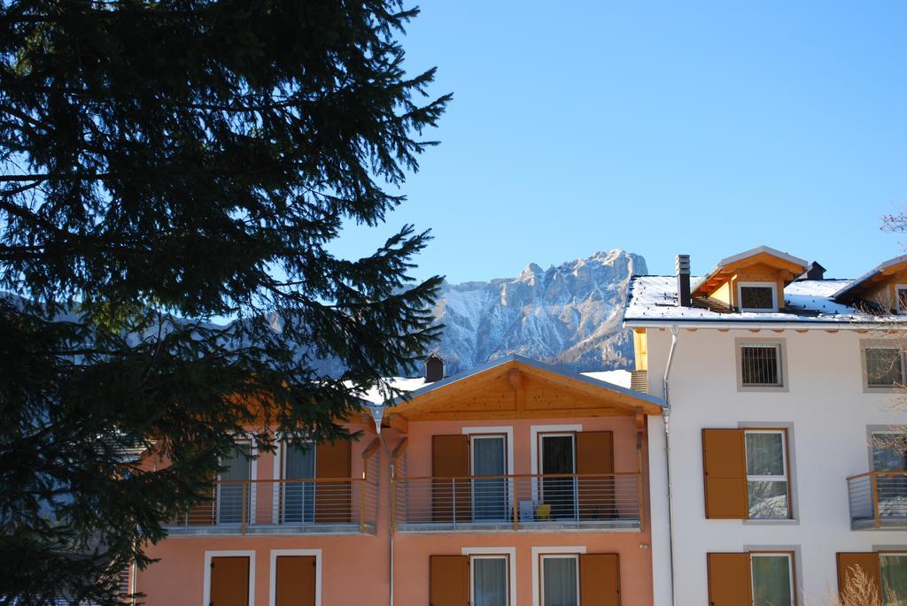 Hotel Elbele Garni Folgaria Kültér fotó